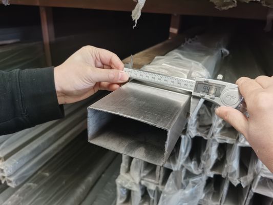 De decoratieve Roestvrij staal Rechthoekige Buis A312 poetste 150mm op