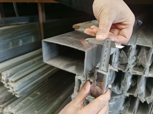 Geborstelde het Roestvrije staal Vierkante Buis van ASTM poetste de A479 Heldere 0.6mm op